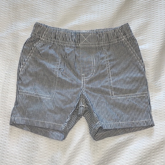 Carter’s three shorts set - Picture 2 of 10